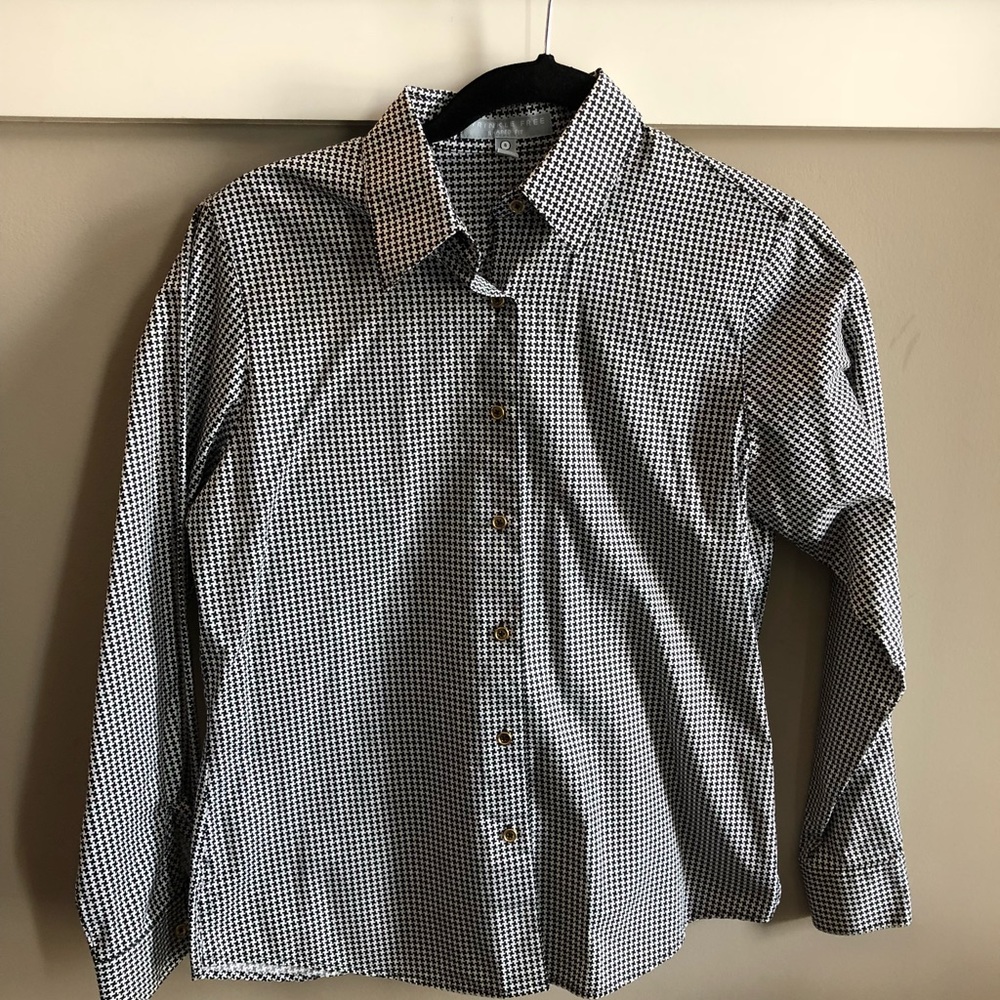 Fox Croft “wrinkle free- shaped button down